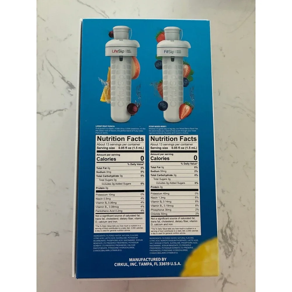 Cirkul 22 oz Stainless Steel Water Bottle Starter Kit White with 2 Cartrige